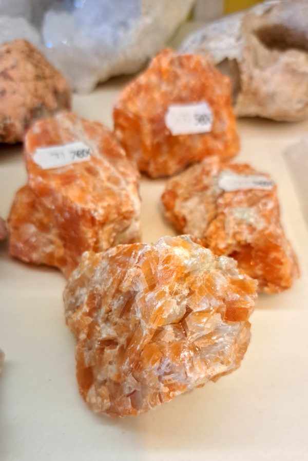 Calcite orange brute